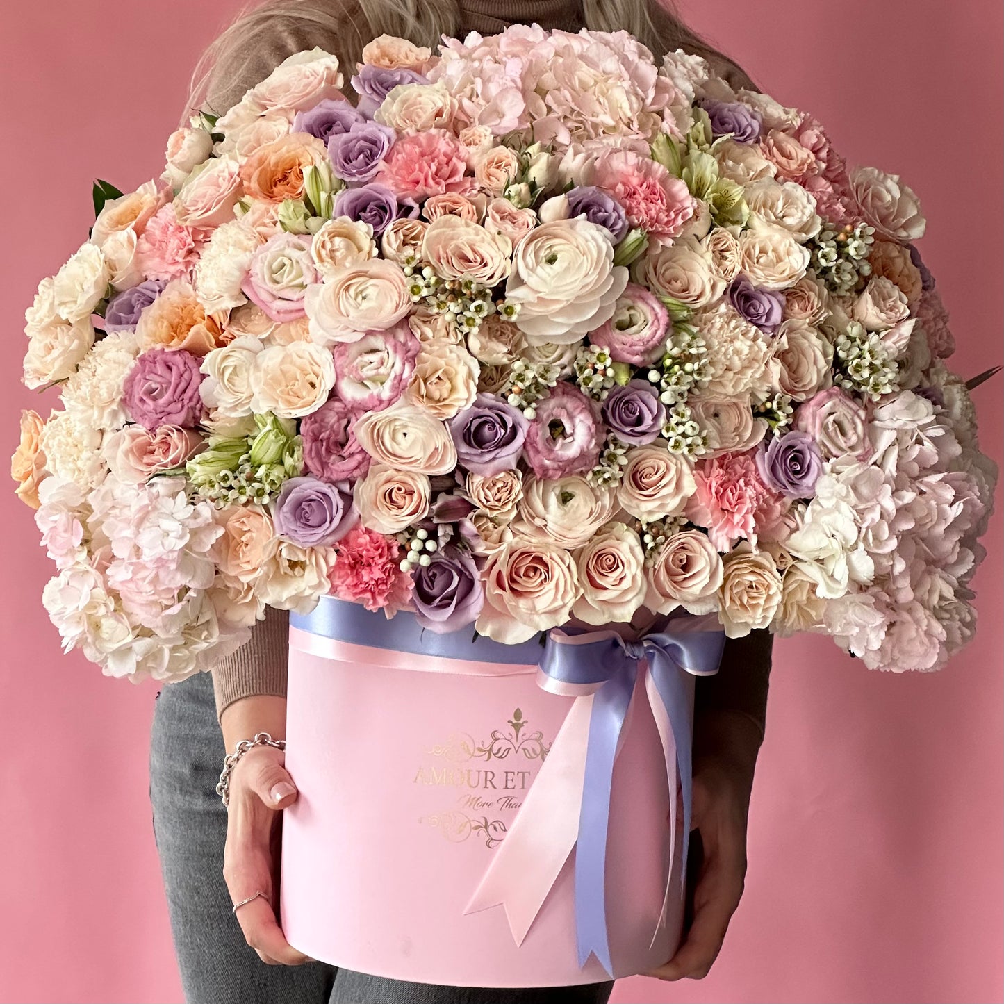 Mi Amor Floral Arrangement, details