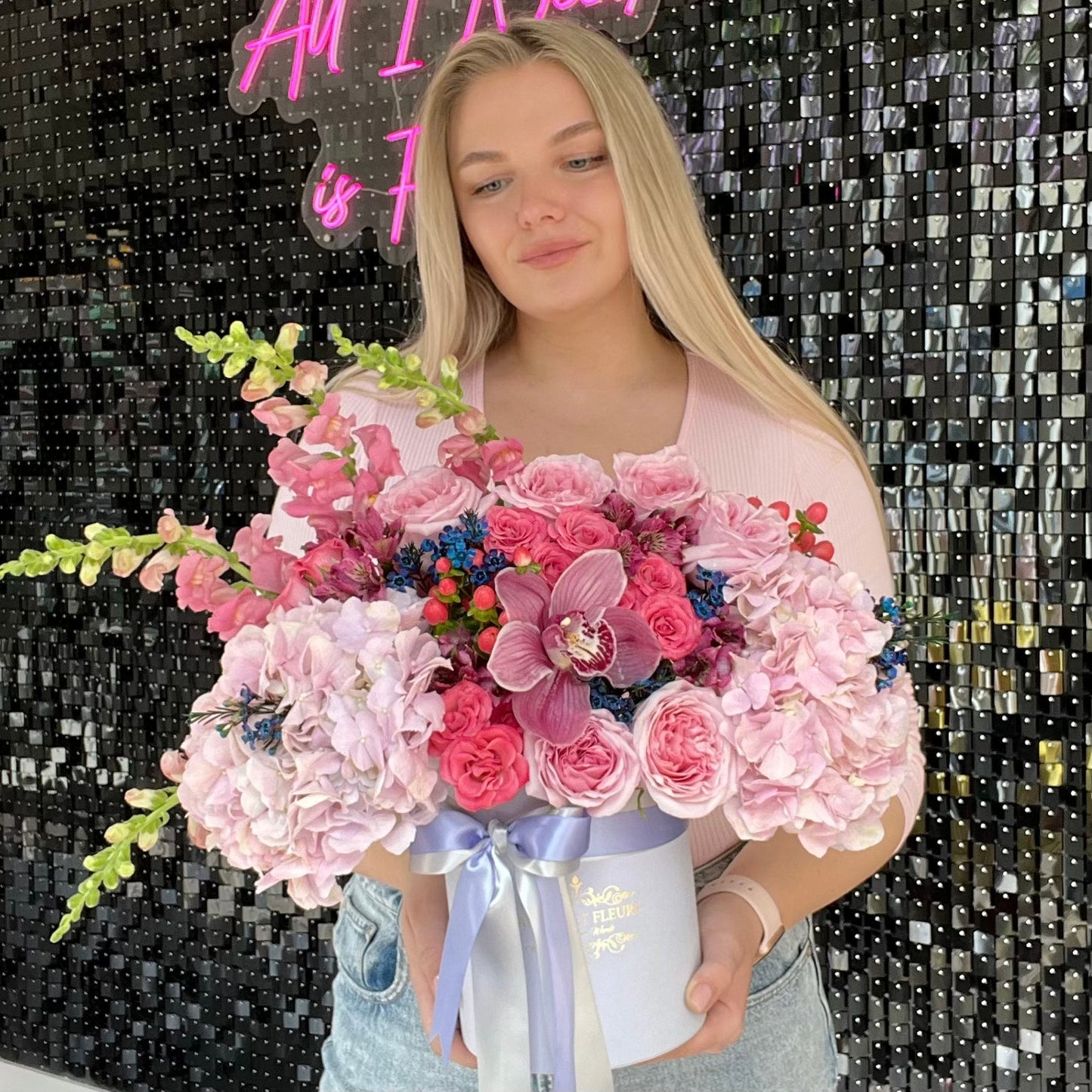 Mi Amor petite Floral Arrangement, purple box