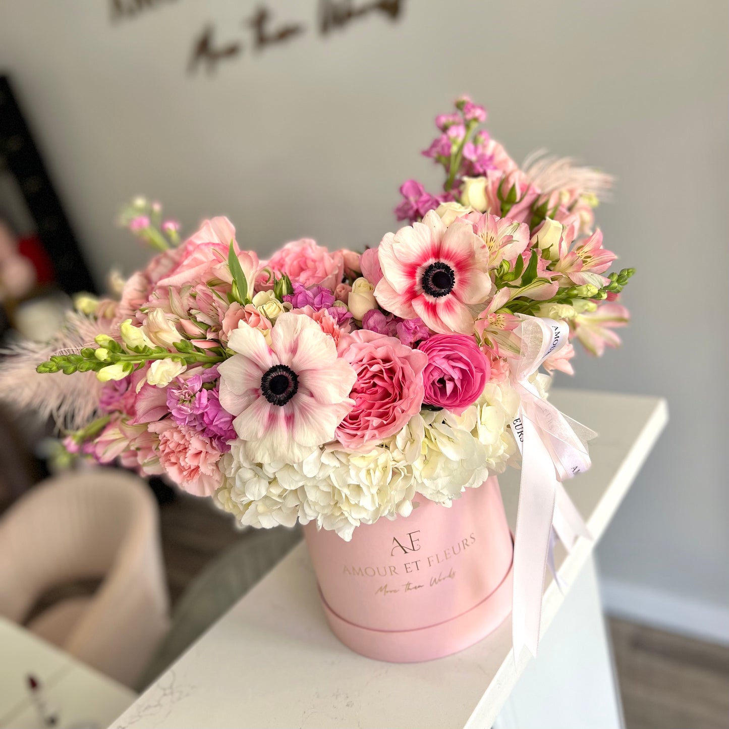 Chic Floral Arrangement, flower box pink up