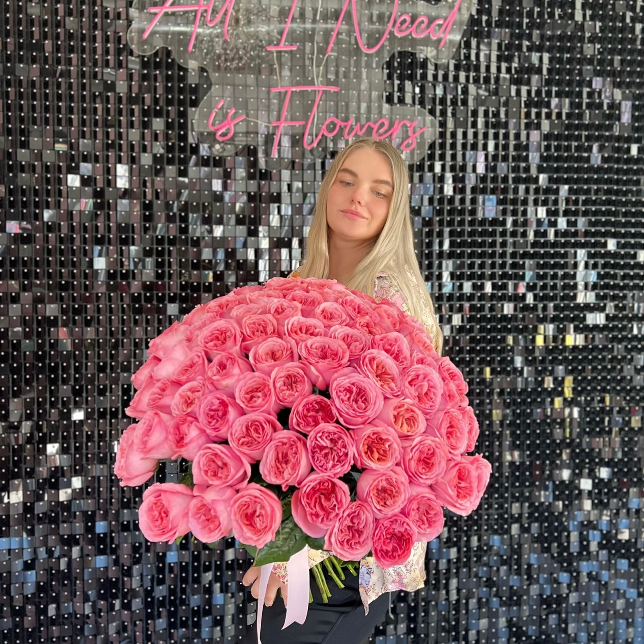 75 roses bouquet, pink flowers