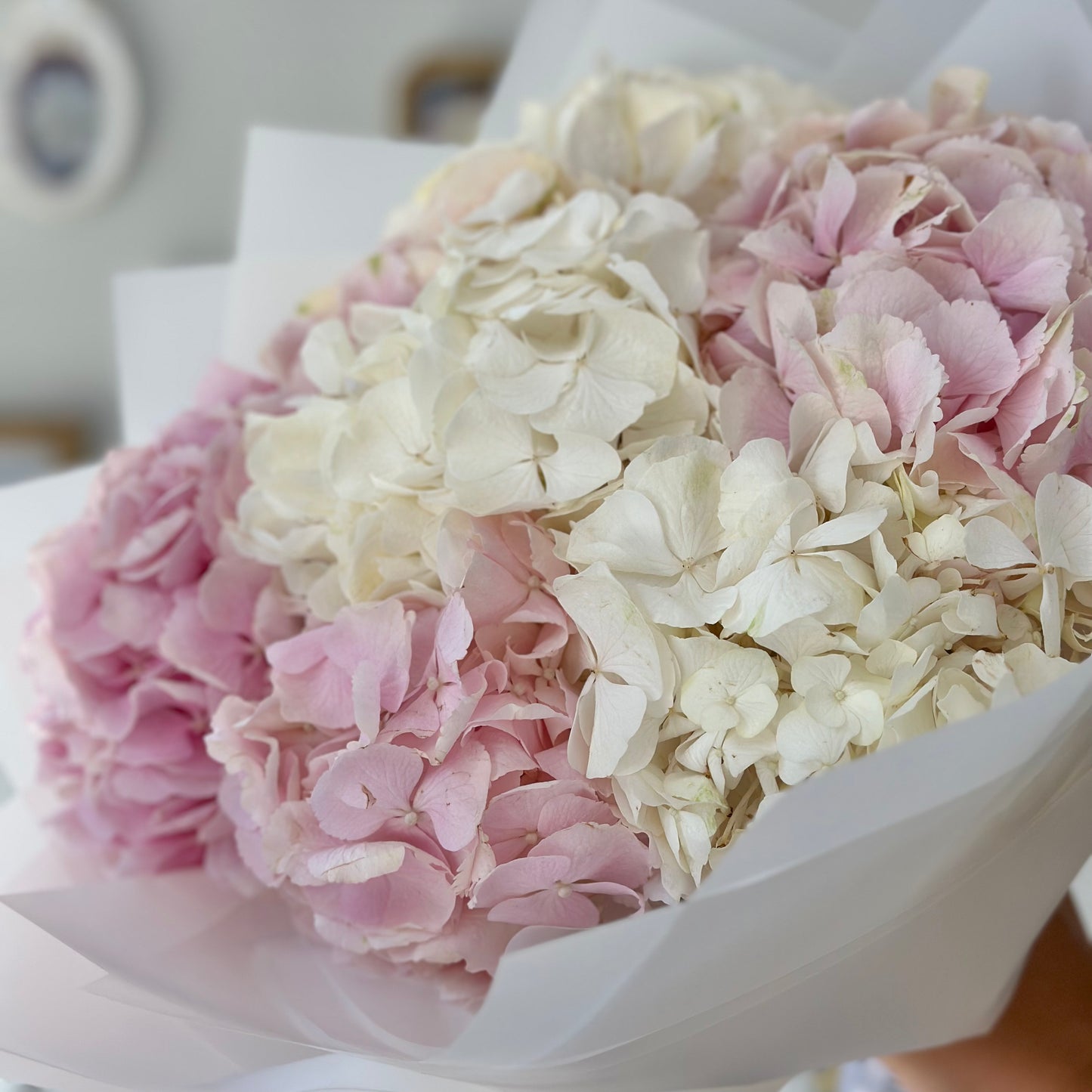 Large Dutch Hydrangea Bouquet, details