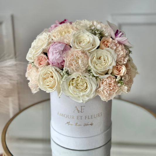Aurora Floral Arrangement, flower box, velvet white