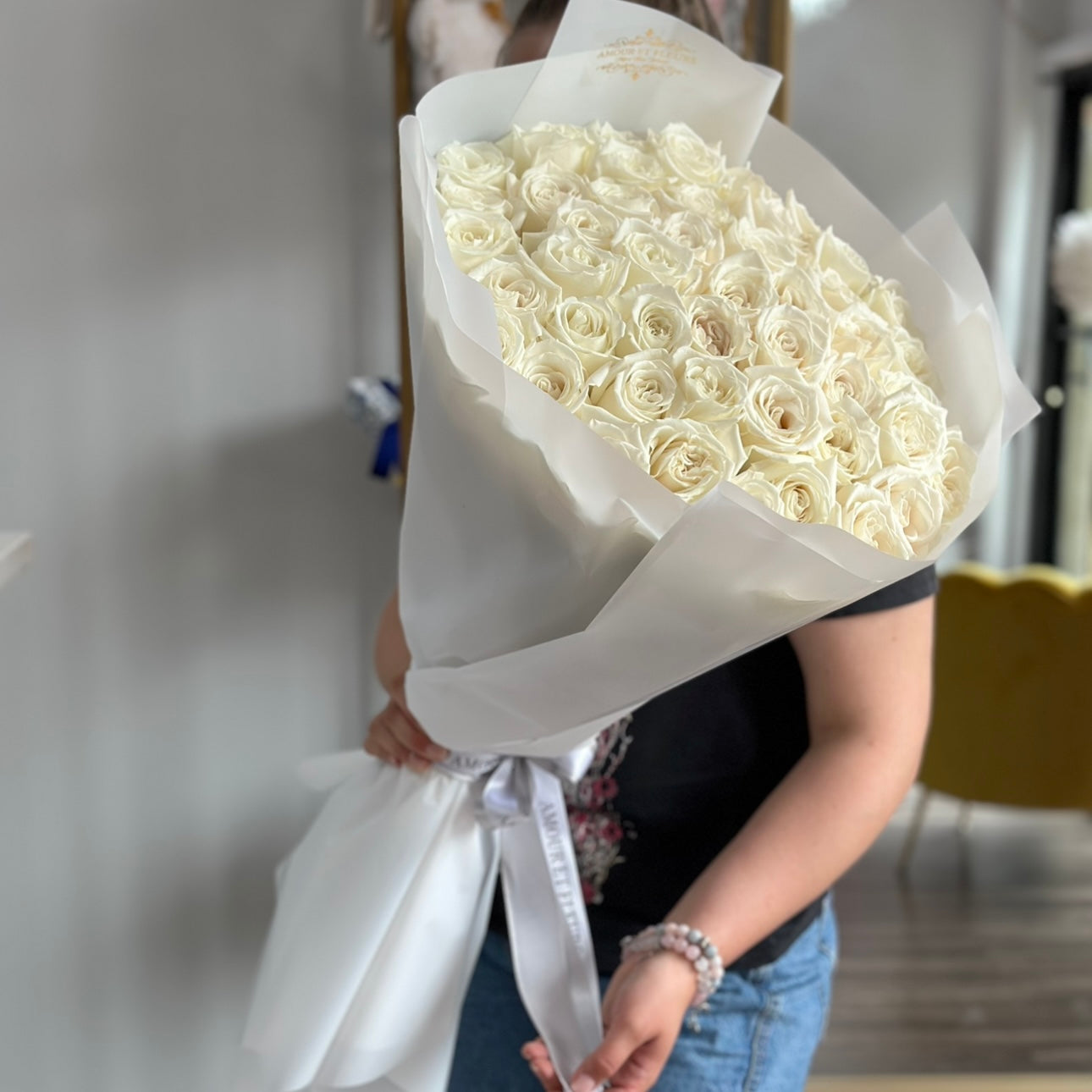 50 roses bouquet, white