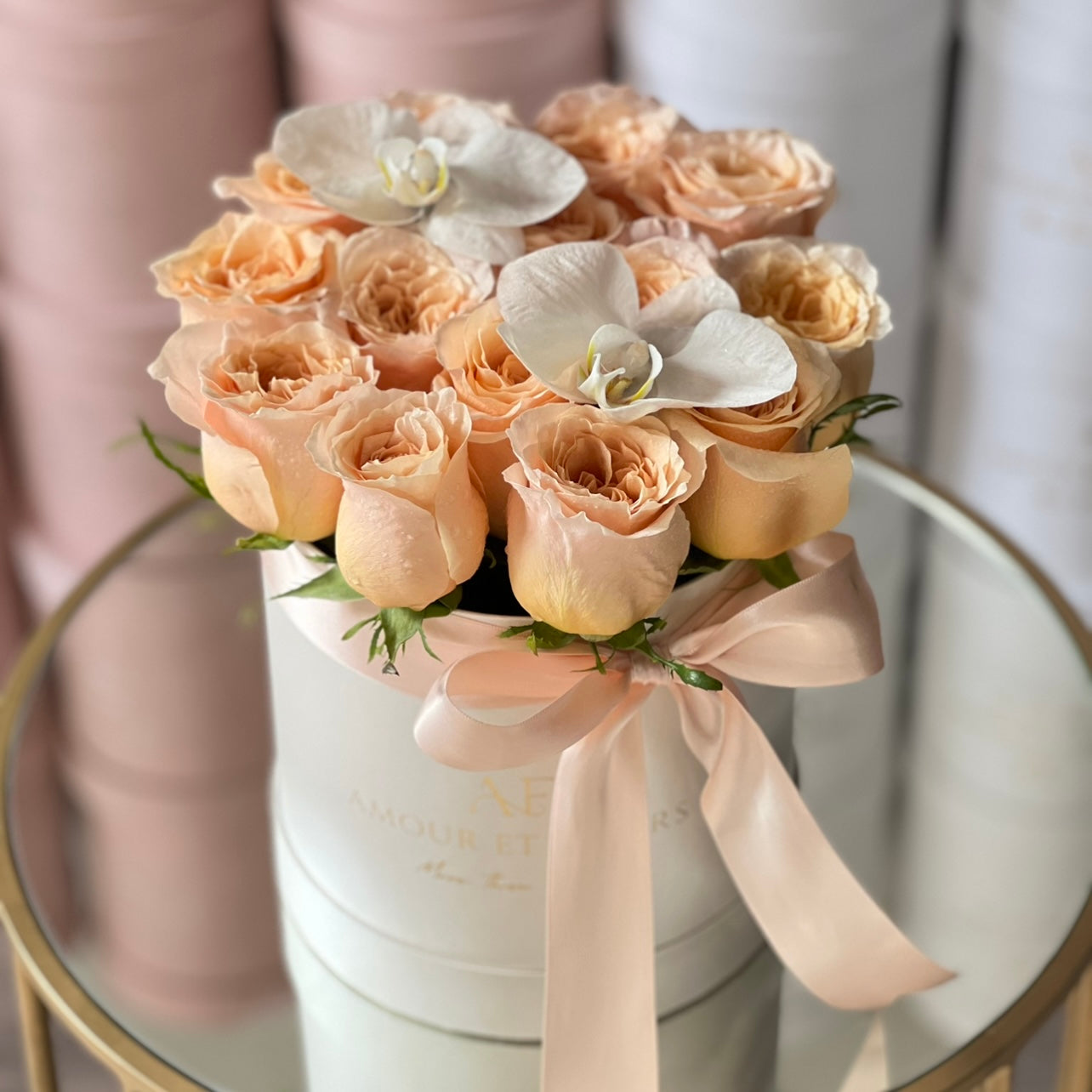 Eleganté Small Floral Arrangement, white and peach box of roses