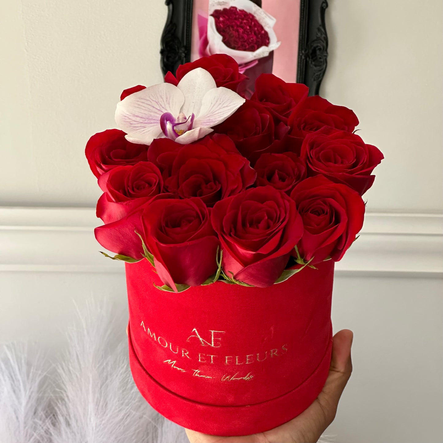 Eleganté XS Floral Arrangement, small red box of roses