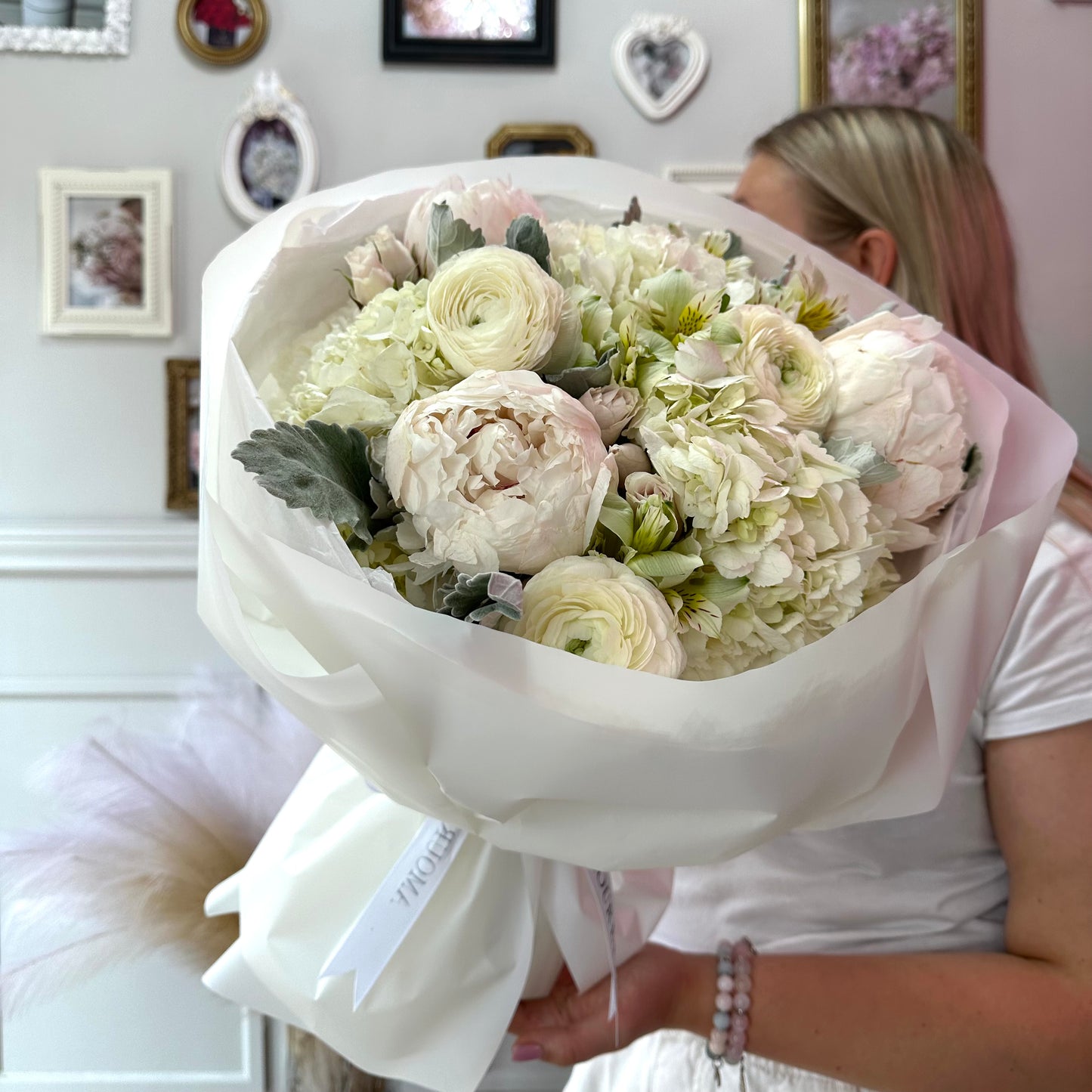 White EleganceFlower Bouquet